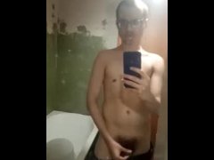 Одинокий дрочер ваня теперь уволен из КФС за это - Screenshot 3 of 16 - Jerk
