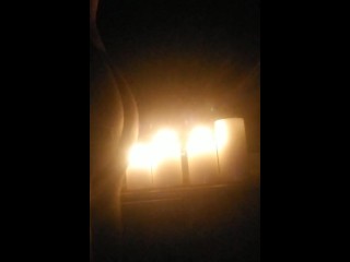 Попа Коты хочет осветить вашу ночь.