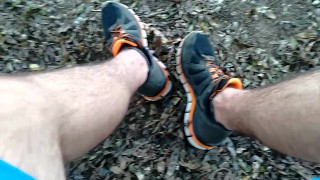 feticismo dei piedi volevo togliermelo dalle scarpe / camminando nel parco, insta in bio seguimi lì