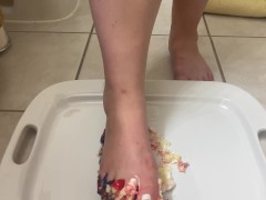 Meg D. Ryder crushes patriotic cupcake!