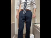 Preview 1 of [Japanese Boy] Perverted Male College Student in a Suit Peeing in the Bath