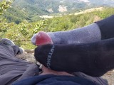 她在徒步旅行（户外）时给了我一个，袜子交