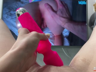 I Entertain my Pussy after Work with a Pink Vibrator while alone at Home and Violently Finish with