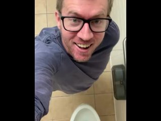 exclusive, teen, pee in toilet, white cock