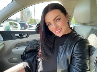 Passers-by do not allow a Normal Blowjob in the Car