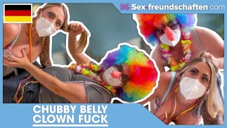 CREEP CLOWN DIPPED THIS SLUT : MIA BLOW (German) - SEX-FREUNDSCHAFTEN
