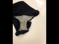 （射精）染み付きパンティーにシコって染みにぶっかけオナニー - Screenshot 2 of 16 - パンツ 染み
