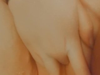 Bbw plays with her wet kitty