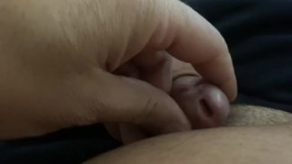 玩弄柔软的小鸡巴