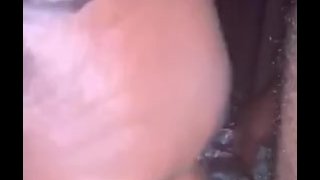 Ebony Freak m’a laissé éjaculer sur son visage pendant que son petit ami au travail