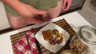 Twink è difficile scopare un fette biscottate in il colazione