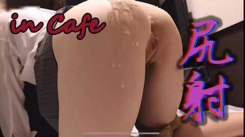 Sex orgazm w prywatnej kawiarni, gdzie jęki są .