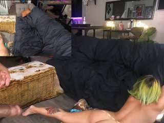 Syrian Couch Sex withRoxie Sinner