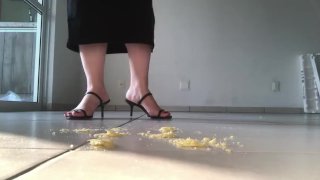 @tici_feet ticii feet tici giantess style crushing cheetos