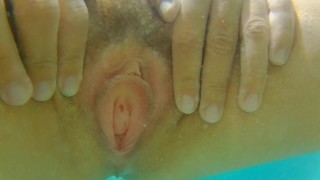 OPEN URETRA Min 2 53 N Pussy LIPS TREMBLE Min 3 08 During Underwater UNIQUE PEE