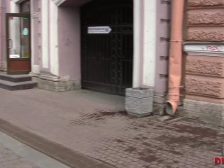 DudCast - Girl voluntarily comes to do porn