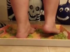 Grape squashing - Screenshot 4 of 16 - Feet Worship