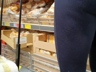 CANDID Seethrough Tight LEGGINGS of a LATINA Babe in a SHOPPING MALL