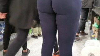 SHOPPING MALL CANDID SEETHOUGHT TIGHT LEGGINGS OF A LATINA BABY