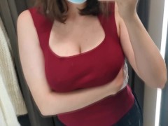 Сексуальная девушка показала большие сиськи в примерочной - Screenshot 1 of 16 - Big Boobs