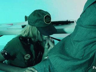 Shaved Pussy Beautiful babe tries Hardcore Blowjob