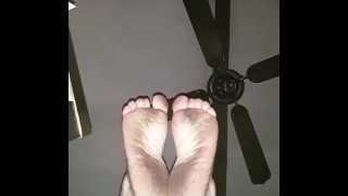 Clip van rimpels op mijn vuile zolen/voeten