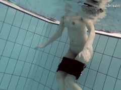 Loris Licicia bouncing her tits underwater