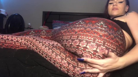 Brooke Farting In Leggings Up Close!