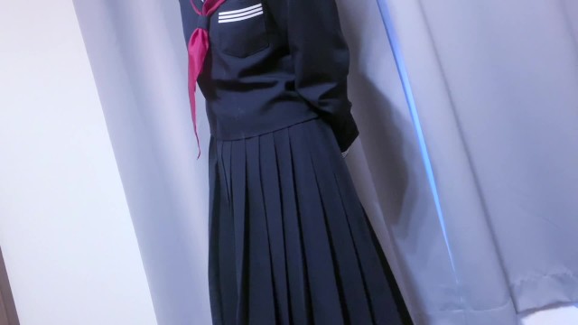 清楚なセーラー服JKがスカーフをチンポに巻いて手コキシュポシュポ制服に大量発射  THE・手コキ