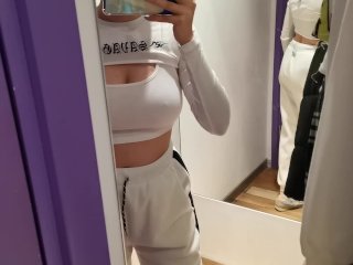 BIG NATURAL BOOBS/Teen Made a Video of_Herself in the Fitting_Room