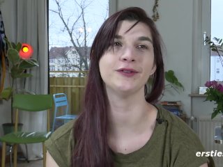 Sexy Selbtsbefriedigung vor dem Spiegel mit Jade