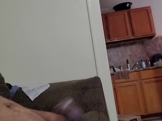 Поглаживание члена после ореха (звук включен)