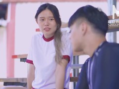 【国产】麻豆传媒作品/MD-0178痴女学员饥渴求欢/免费观看 - Screenshot 5 of 16 - Asian