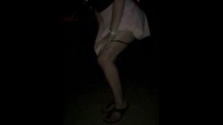 晚上在公园里当众自慰