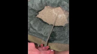 Писающий и закрытый глазок