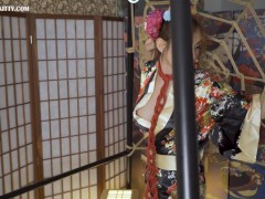 Japan sexy kimono geisha dancing with rope show