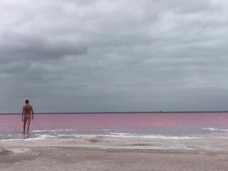 Walks on the pink lake