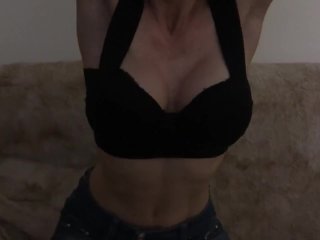 Casal FIRECOUPLEXXX Sensual mostrando os peitos lindos