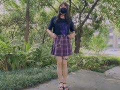 伪娘 // 树荫下的女装自慰 - Screenshot 1 of 16 - Masturbate