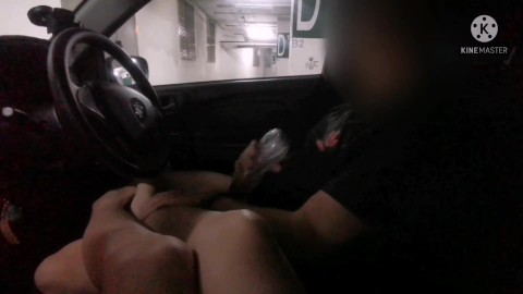 Play fleshlight in car park with girl friend