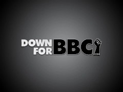 Video DOWN FOR BBC - Teanna Trump skinny black girl handles monster BBC