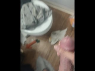 DISRESPECTING MY ROOMMATES BY CUMMING ALL OVER THEIR BATHROOM BWC