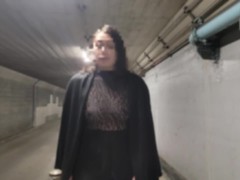 【人妻の露出散歩】高架下でエッチな衣装で散歩してたらいろんな人に見られて興奮しちゃった - Screenshot 3 of 16 - Orgasm