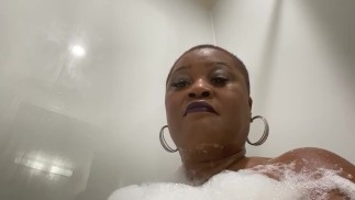 Hot et douche torride et un noyau dur après