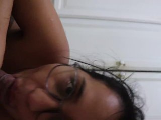 Mamada de una chica con hermosas tetas, se traga lalechita espera_el final