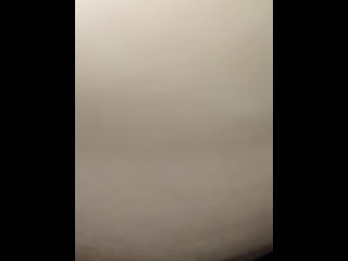 En la_cama con lady pide leche a gritos en su vagina_roja