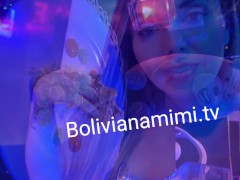 Disfrutando del hotel solo para adultos en Cancún... sin calzones y mostrando mi conchita 