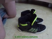 Preview 6 of Gloves jerk off in Adidas Hardcourt