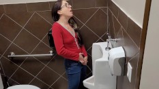 Urinal Pee