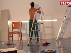 Video XXXSHADES - Stunning Girl Sasha Rose Is On The Hunt For Painter's Cock - LETSDOEIT